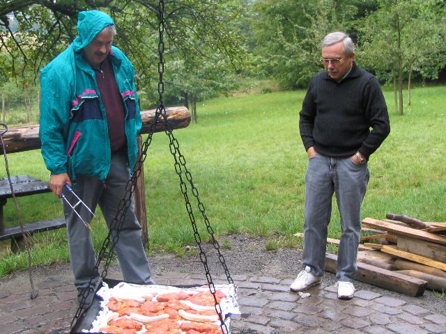 „So richtig trocken blieben die Steaks und Würste nicht.“