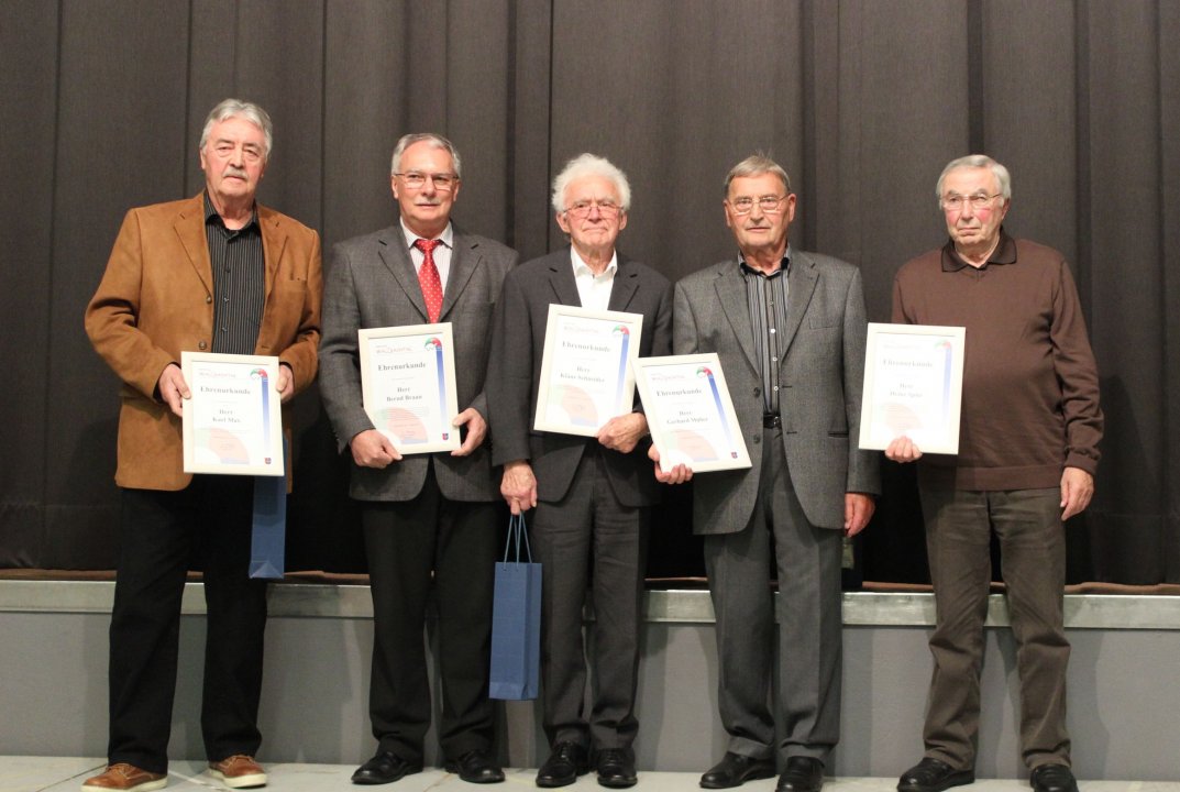 Ehrung Klaus Schneider beim Ehrenabend der Gemeinde Walzbachtal